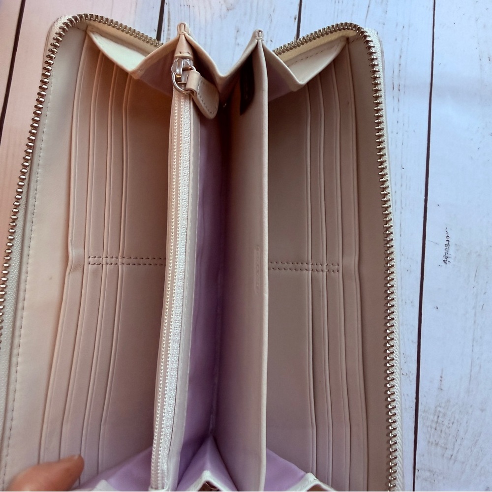 COACH | Soho Optic Art Linen Wallet - Picture 15 of 16